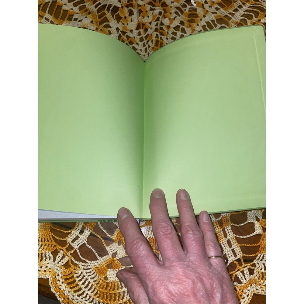 Jesus Calling 365 Day Devotional Sarah Young Faux Green Leather Comfort Print - Picture 8 of 8